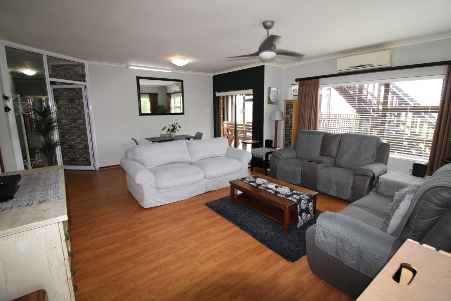 3 Bedroom Property for Sale in Rooi Rivier Rif Western Cape